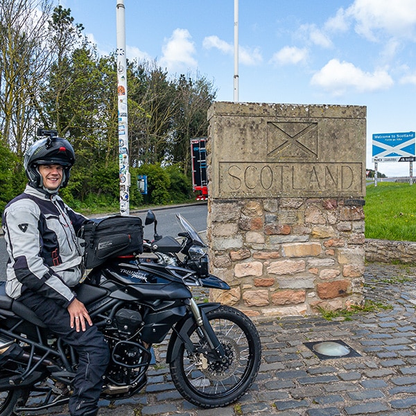 Motorradtour Schottland, Grenzstein Schottland