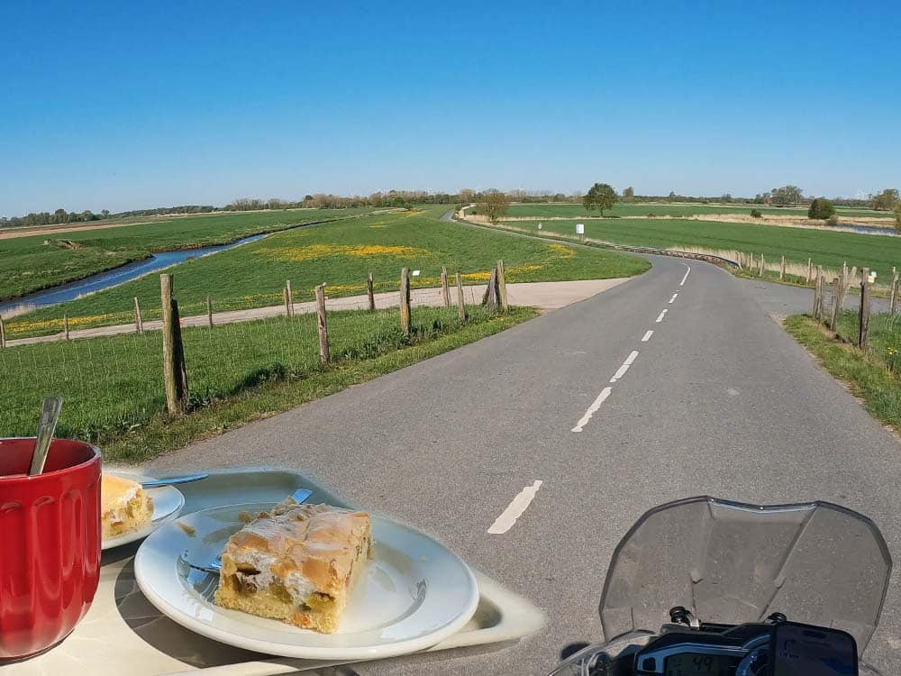 Mehr über den Artikel erfahren Frühling auf zwei Rädern – eine kleine Kaffeetour mit Tiefgang