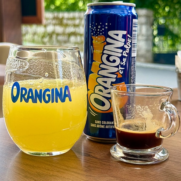 Kaffee und Orangina: Meine Standard-Kombi