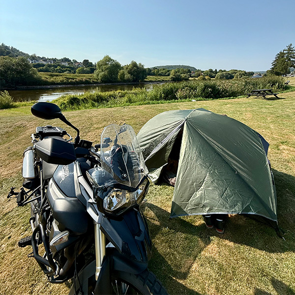 Zuhause am Flussufer
