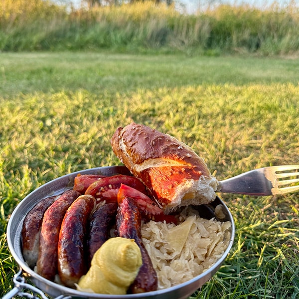 Campingküche mit Blick ins Grüne